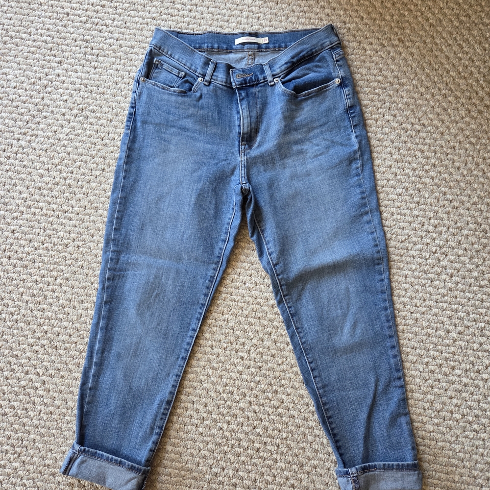 Levi's Blue Denim Capris